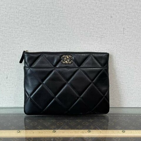 CHANEL黑金菱格紋19bag手拿包 18*20 98新配件塵袋