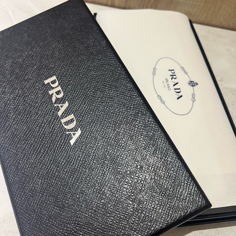 Prada 長夾/奶茶色