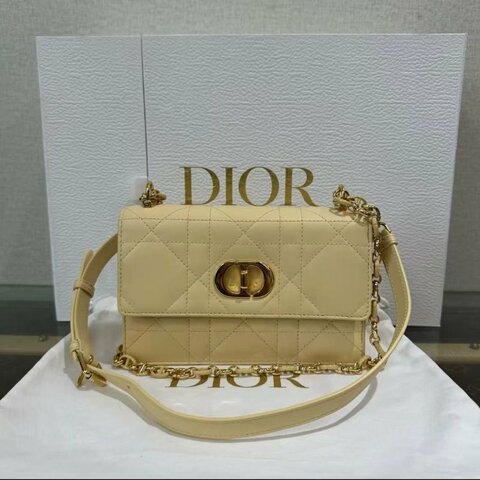 ✨DIOR miss caro 黃色金扣19*12*5 98新 配件:盒子塵袋