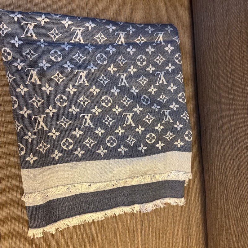 LV Monogram Denim 披肩-1