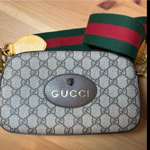 Gucci 虎頭相機包