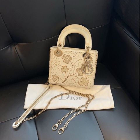 Dior 迪奧 lady迪奧 限量款 重工四葉草刺繡 三格金扣 戴妃包 18年 尺寸約17*4*7 部分膜在 實物精美金邊刺繡非常高級