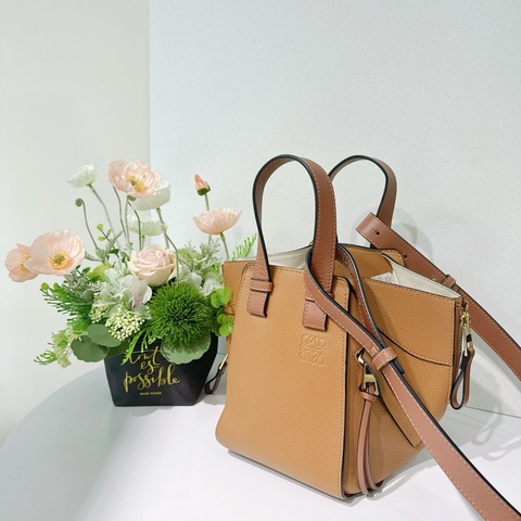 Loewe  hammock焦糖小號吊床包