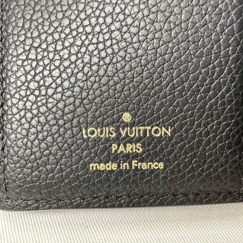 LV Victorine皮革壓紋三折短夾-10