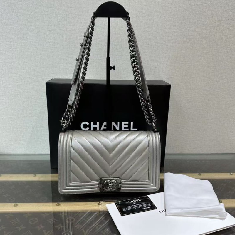 ✨CHANEL leboy銀扣V紋中號鍊條包25*14*7 98新配件塵袋保卡-0