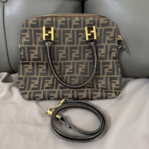 Fendi 老花貝殼手提肩背兩用包（咖）/兩用包/肩背包/手提包/貝殼包