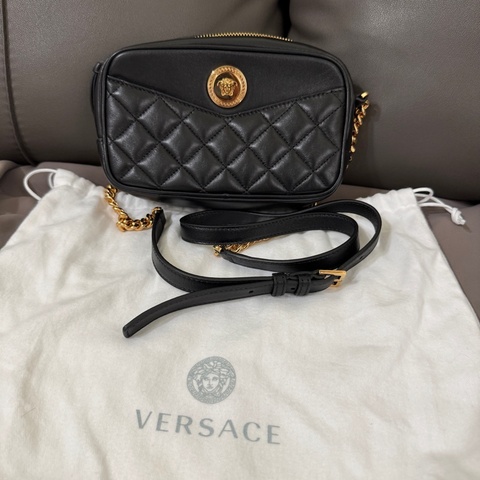 VERSACE 鑲金女王頭相機包/羊皮包/斜背包/側背包/真皮菱格紋