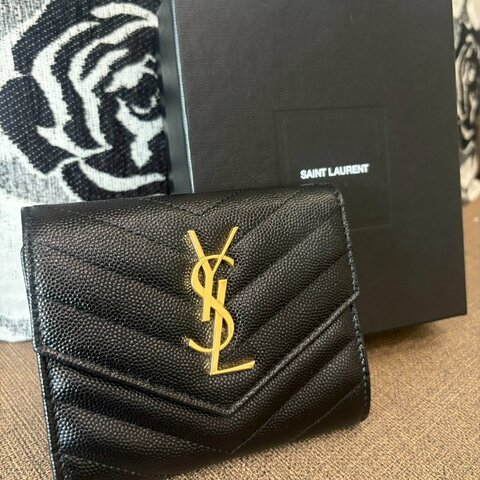 *SHIHNA名牌精品*YSL 魚子醬皮革小型三摺錢包 (金)