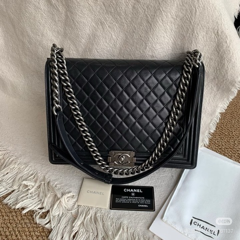 Chanel • Le Boy 30 Maxi 經典黑銀羊皮&牛皮 大號