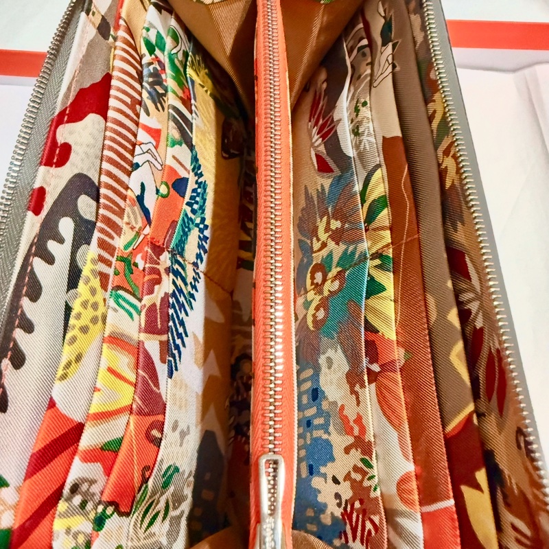 Hermes 全新 愛馬仕 Silk In Classique Evercolor拼接Barenia小牛皮拉鍊絲巾長夾(0L積雲灰)-9