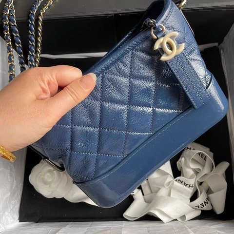 Chanel 香奈兒 流浪包 小號 油蠟皮荔枝皮深藍色金扣