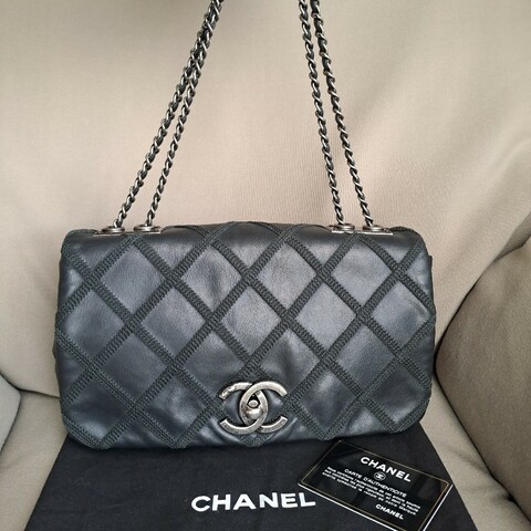 ❤chanel 黑銀外縫線牛皮包
