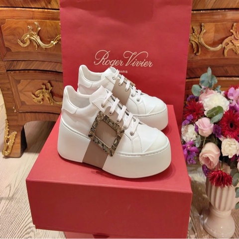 促銷品 Roger  Vivier Viv' Skate 皮革運動鞋 水鑽扣