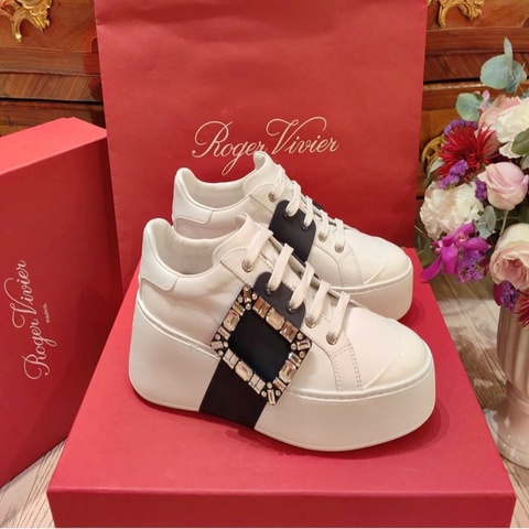 促銷品 Roger  Vivier Viv' Skate 皮革運動鞋 水鑽扣