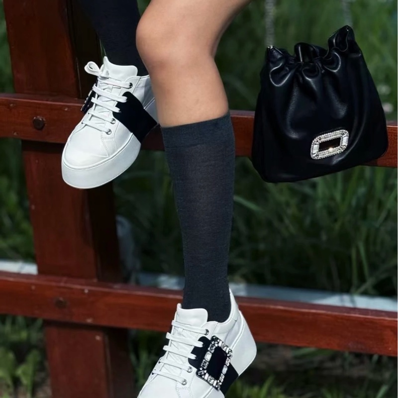 促銷品 Roger  Vivier Viv' Skate 皮革運動鞋 水鑽扣-4