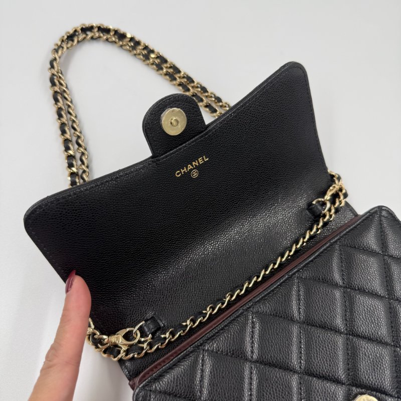 CHANEL-黑色淡金釦牛皮三折WOC-4