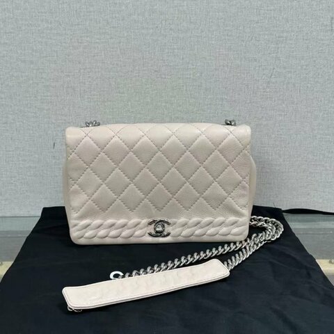 CHANEL銀扣菱格紋肩背斜背包 22*14.5*6 97新配件塵袋