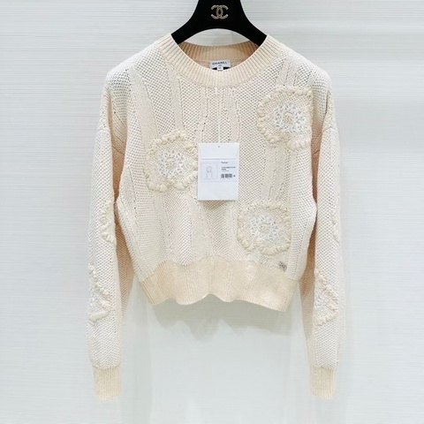 ⭐️ Chanel Top 毛衣