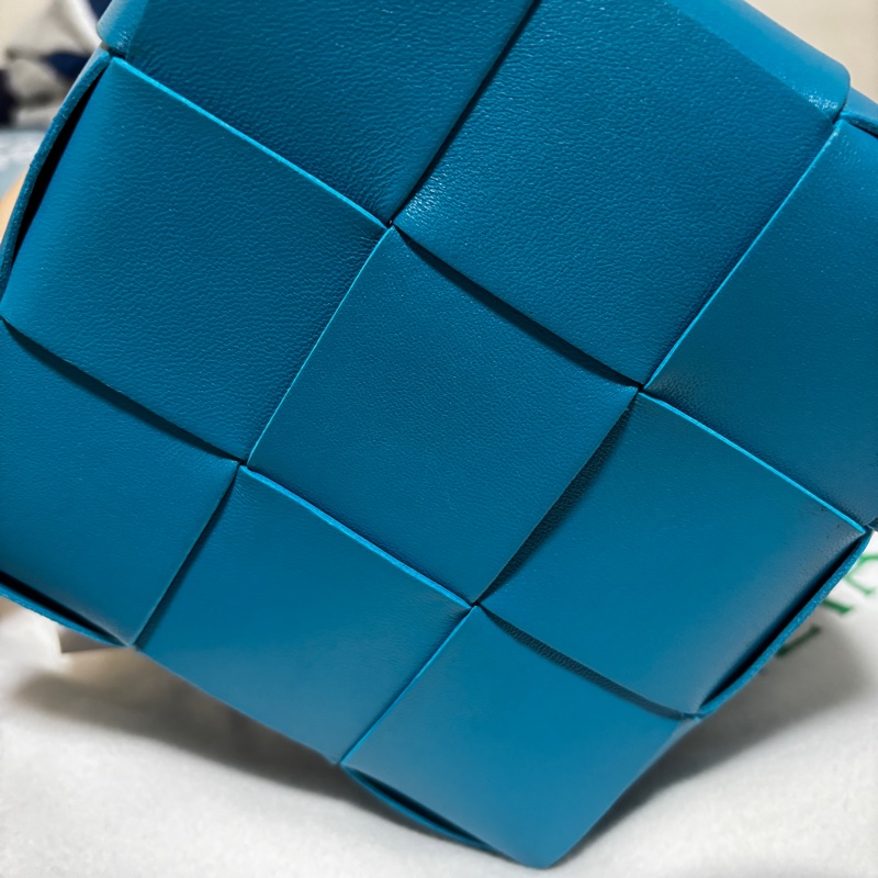 BV 4*3 土耳其藍水桶包-0