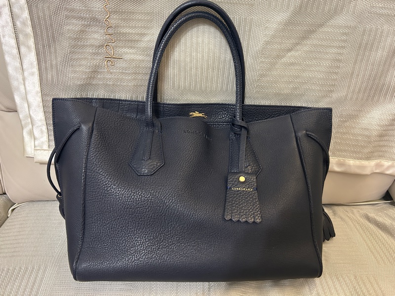 LONGCHAMP深藍色皮革肩背包-1