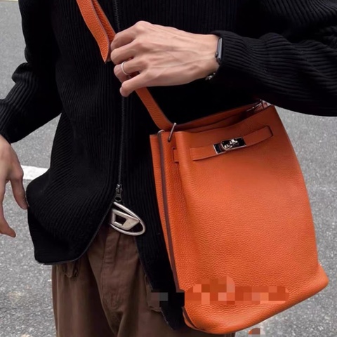 愛馬仕Hermes So Kelly 22 橘色水桶包 銀扣搭 Togo