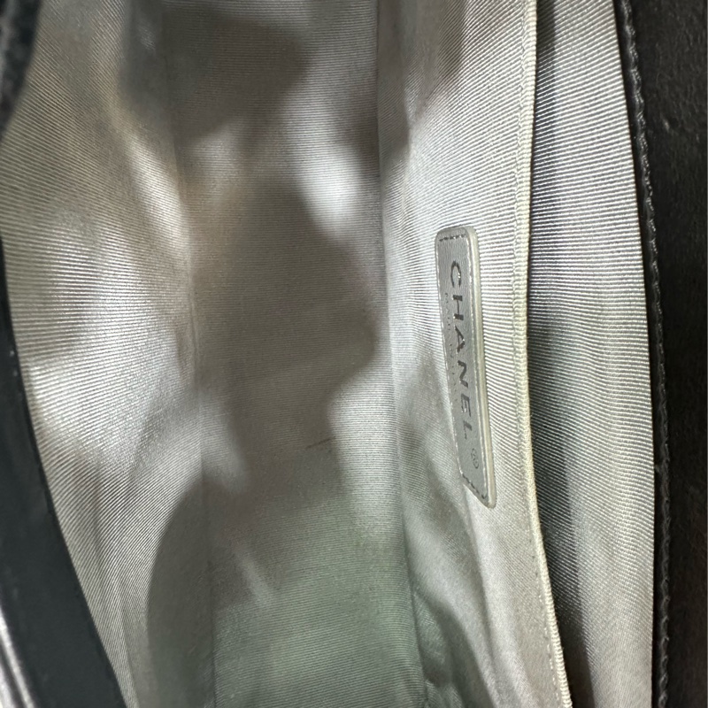 Chanel 香奈兒 黑銀V紋中號leboy 22開帶卡-7