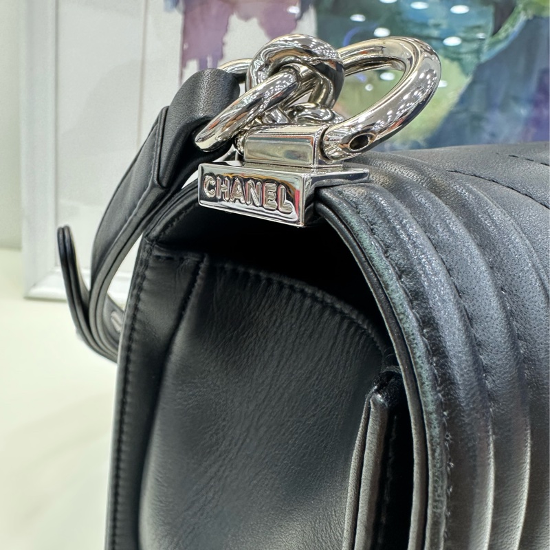 Chanel 香奈兒 黑銀V紋中號leboy 22開帶卡-14