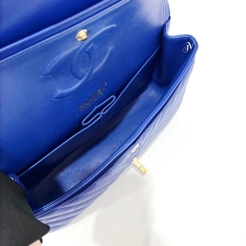 Chanel 寶藍山形紋銀釦COCO25 /A10621-5