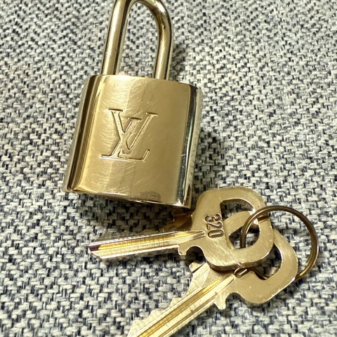 LOUIS VUITTON 路易威登 LV 銅鎖頭 行李箱鎖 項鍊 鑰匙圈
