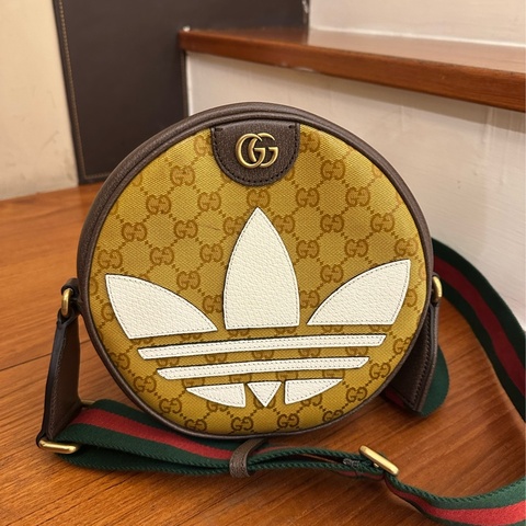 GUCCI 愛迪達聯名紅綠背帶圓餅斜背包