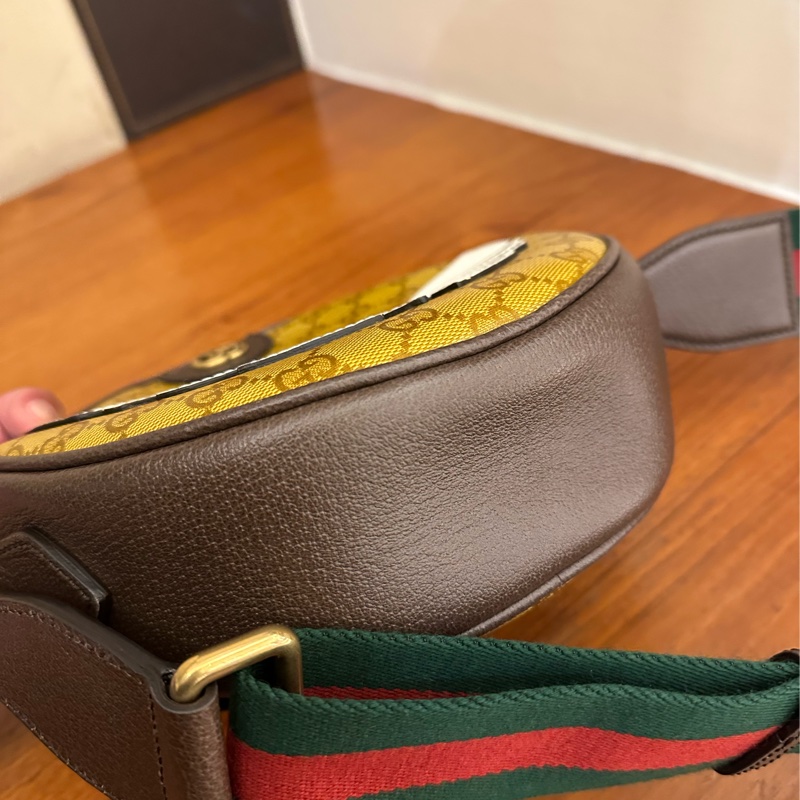 GUCCI 愛迪達聯名紅綠背帶圓餅斜背包-4