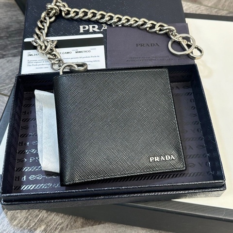 Prada 普拉達 牛皮 錢包鏈條可以拆卸 尺寸約：11*1.5*9.5cm~