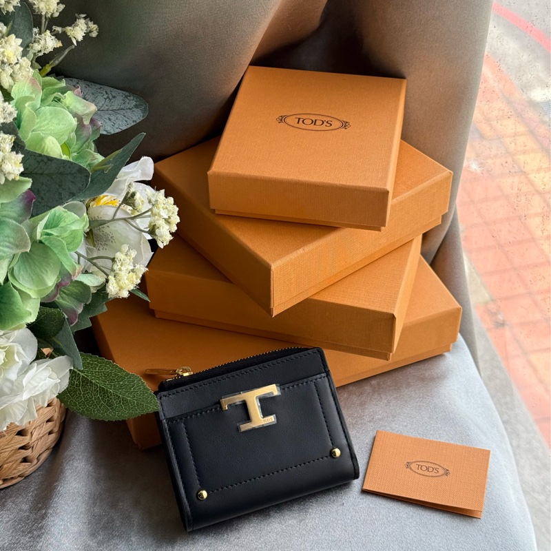 T Timeless 暗釦二折拉鍊零錢袋短夾(黑色)-0