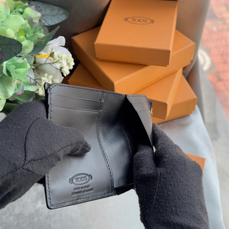 T Timeless 暗釦二折拉鍊零錢袋短夾(黑色)-7