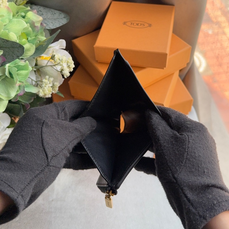 T Timeless 暗釦二折拉鍊零錢袋短夾(黑色)-9