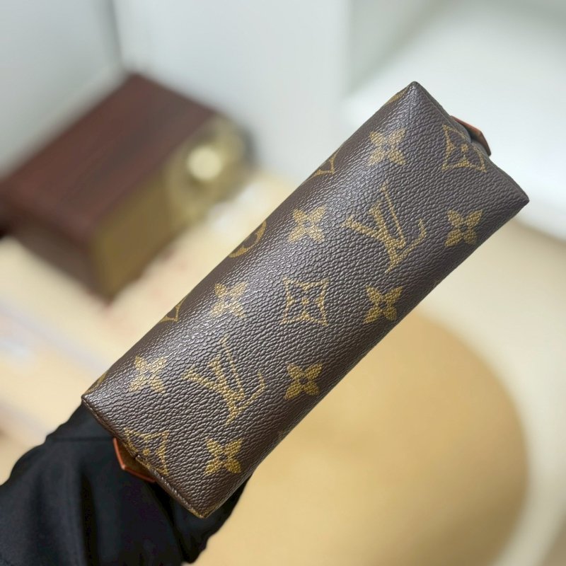 🏷️LV．貝殼化妝包-9