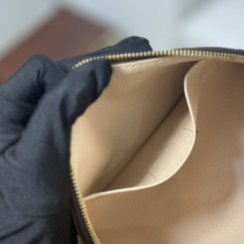 🏷️LV．貝殼化妝包-14