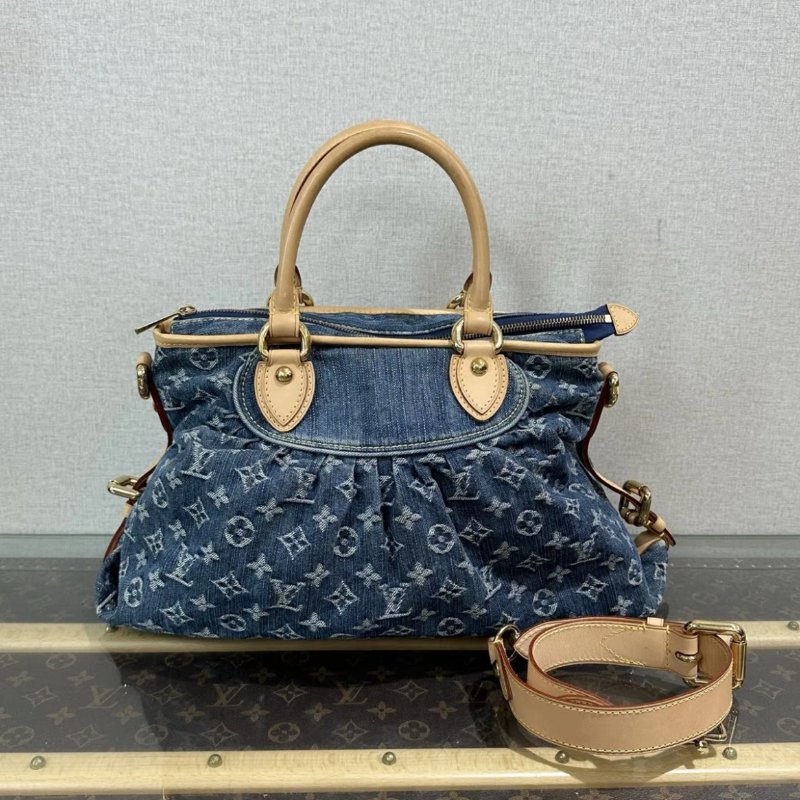 LV 牛仔丹宁老花金扣手提肩背包 43*30*12 98新 配件塵袋-0
