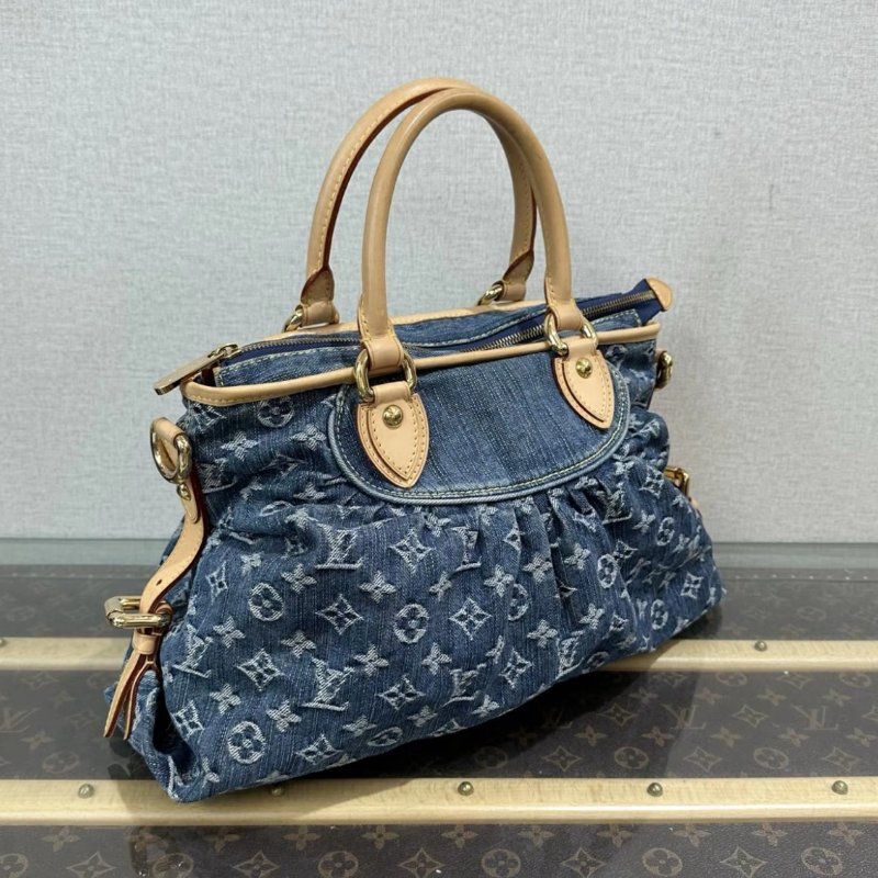 LV 牛仔丹宁老花金扣手提肩背包 43*30*12 98新 配件塵袋-1