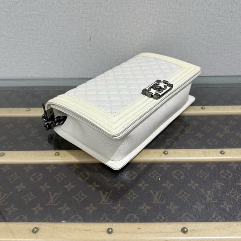 CHANEL Leboy中大號28*18*7 98新 配件保卡塵袋-2