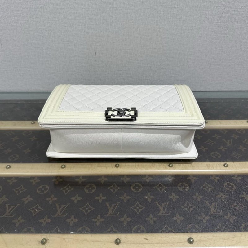 CHANEL Leboy中大號28*18*7 98新 配件保卡塵袋-3