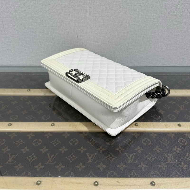 CHANEL Leboy中大號28*18*7 98新 配件保卡塵袋-4