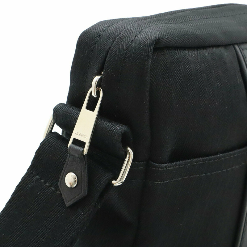 HERMES Acapulco Bandouliere PM 單肩包 Pochette Toile Chevron 皮革 黑色-4