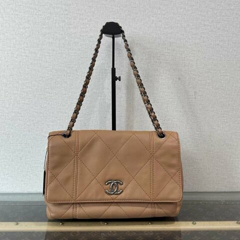 CHANEL 銀扣菱格紋肩背斜背包29*18*12 98新配件塵袋
