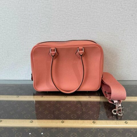 HERMES plume龍蝦粉銀扣羽毛28手提斜背包 28*20*10 98新