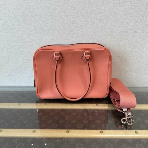 HERMES plume龍蝦粉銀扣羽毛28手提斜背包28*20*10 98新