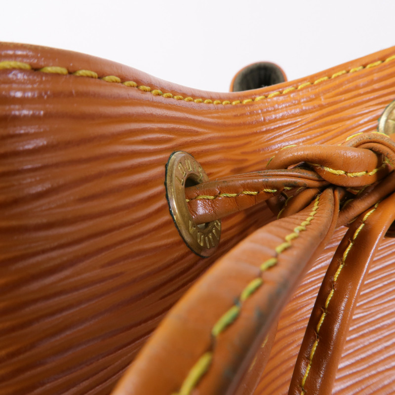 LOUIS VUITTON Epi Noe金扣肩背袋-10