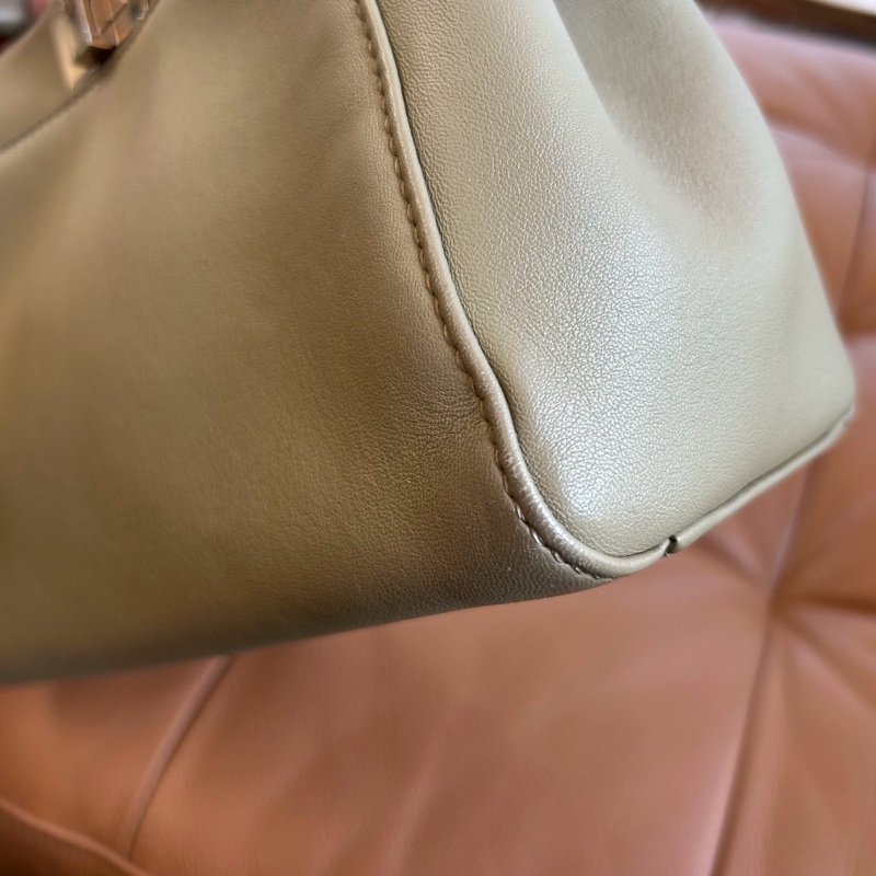 FENDI灰綠色小牛皮迷你Peekaboo手提斜背包-16