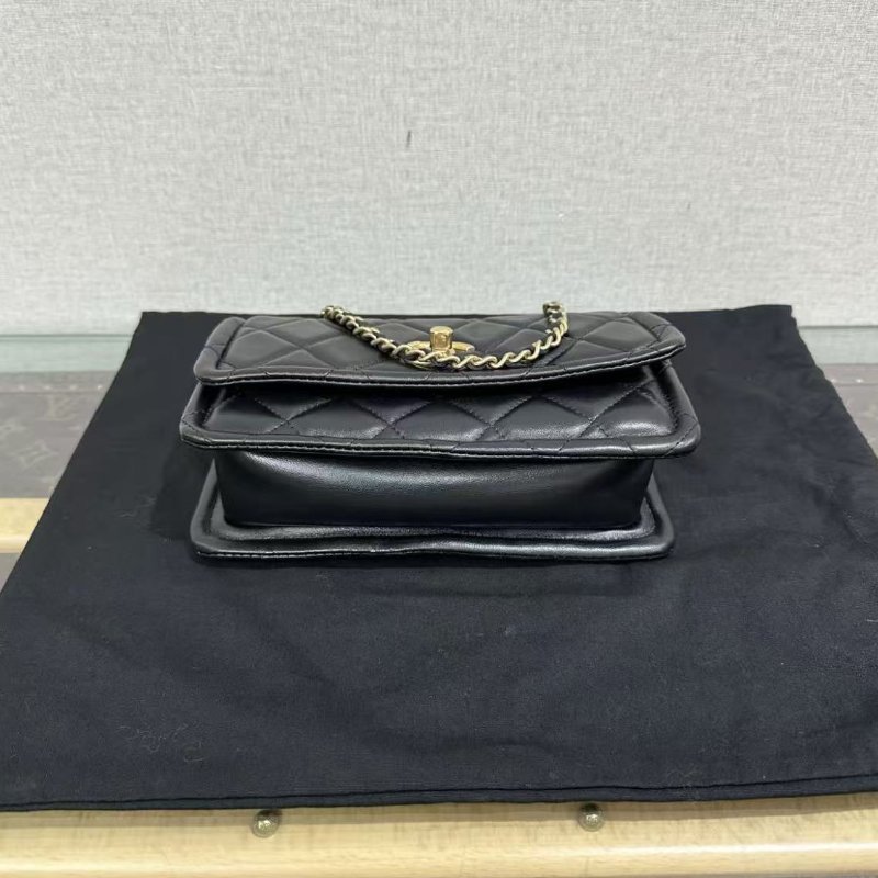 ✨CHANEL 黑金金幣豆腐包 19*12*6 98新 配件塵袋盒子保卡-4