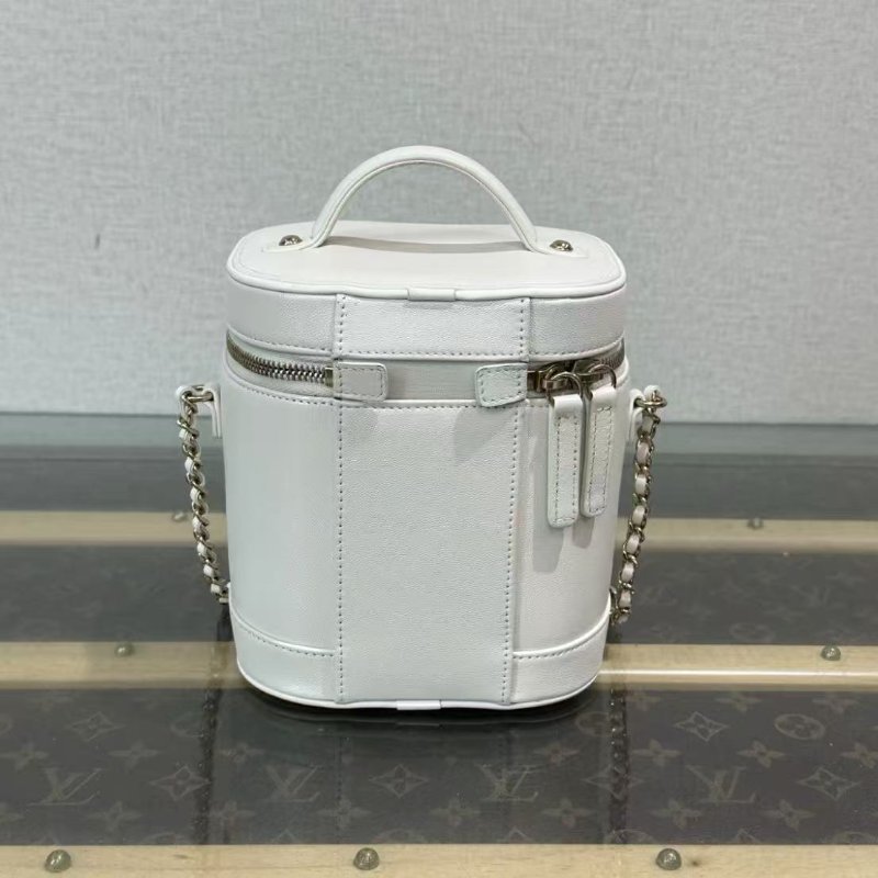 ✨CHANEL 白金雙C手提斜背化妝包 14.5*16*12 99新 配件塵袋-2